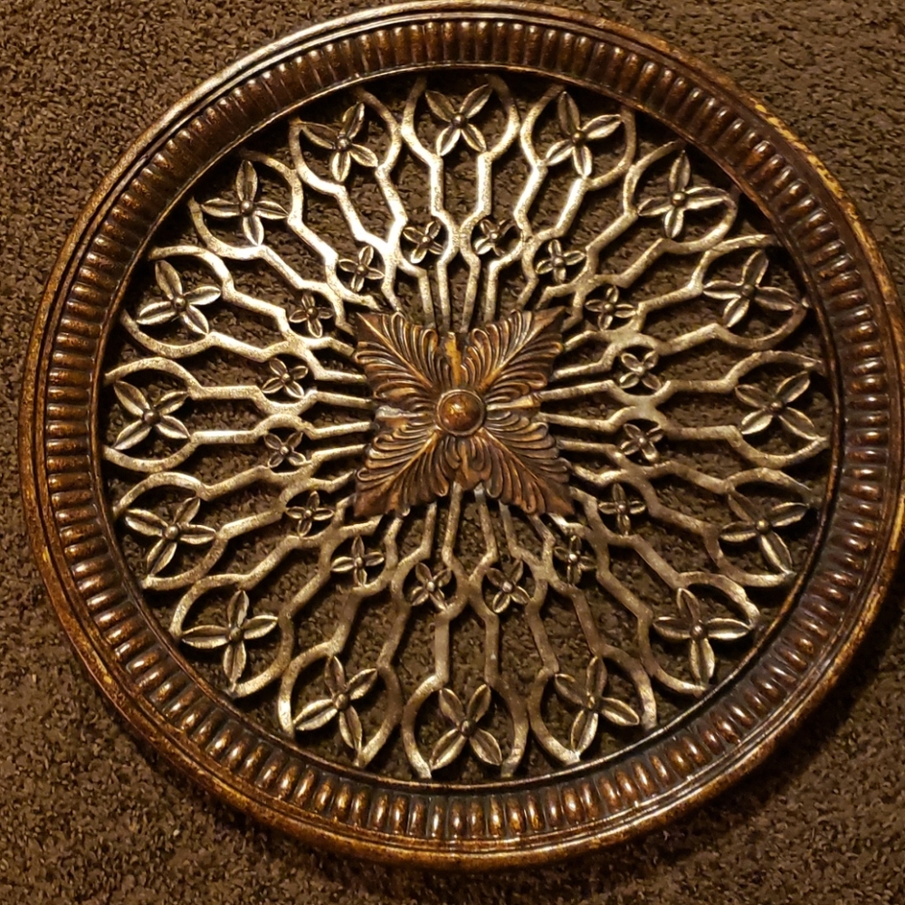 Wall decor bronze and black